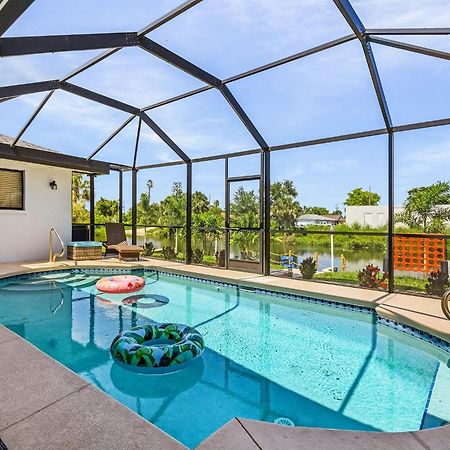Cozy Retreat, Heated Pool, Water Canal, Bikes,3 Bedroom Cape Coral Dış mekan fotoğraf