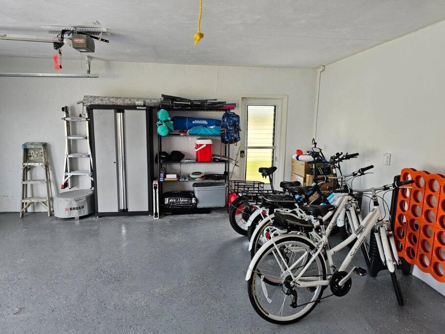 Cozy Retreat, Heated Pool, Water Canal, Bikes,3 Bedroom Cape Coral Dış mekan fotoğraf
