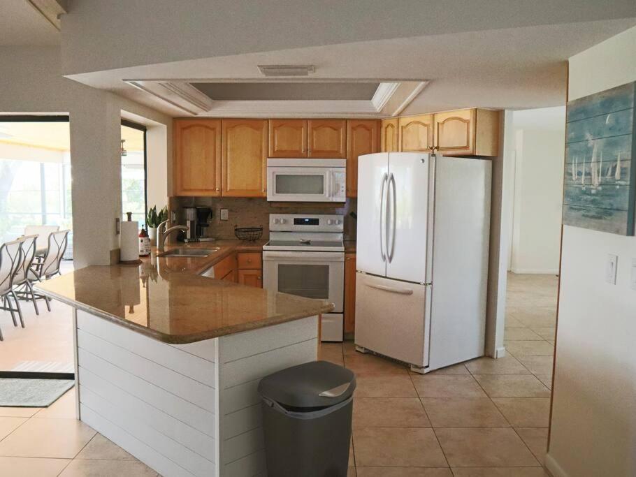 Cozy Retreat, Heated Pool, Water Canal, Bikes,3 Bedroom Cape Coral Dış mekan fotoğraf