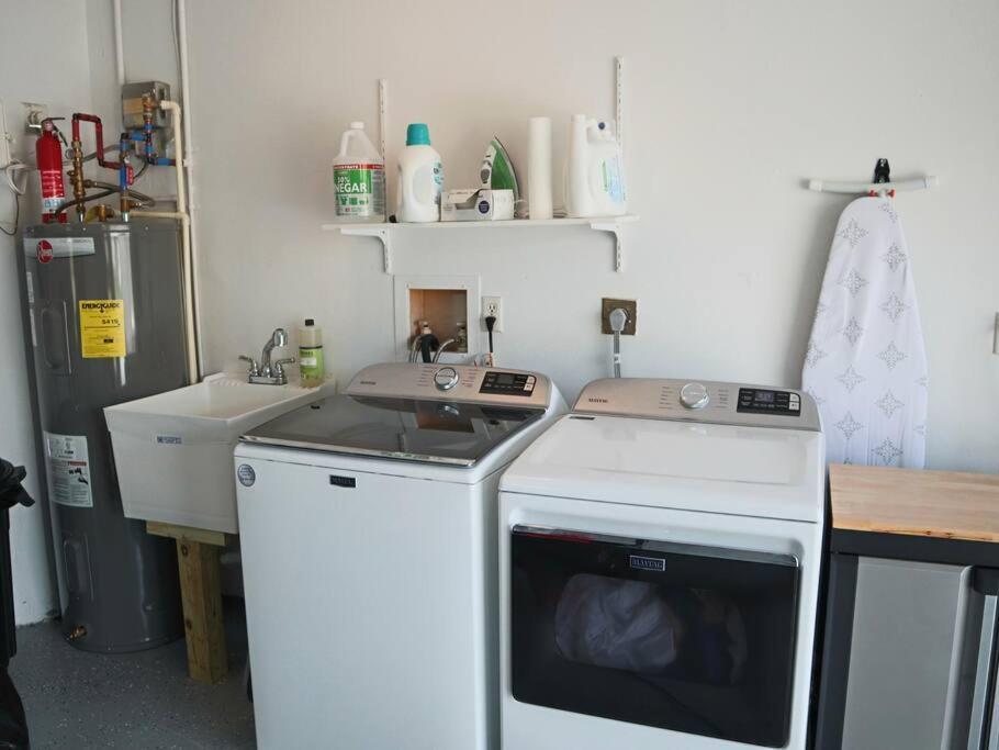 Cozy Retreat, Heated Pool, Water Canal, Bikes,3 Bedroom Cape Coral Dış mekan fotoğraf
