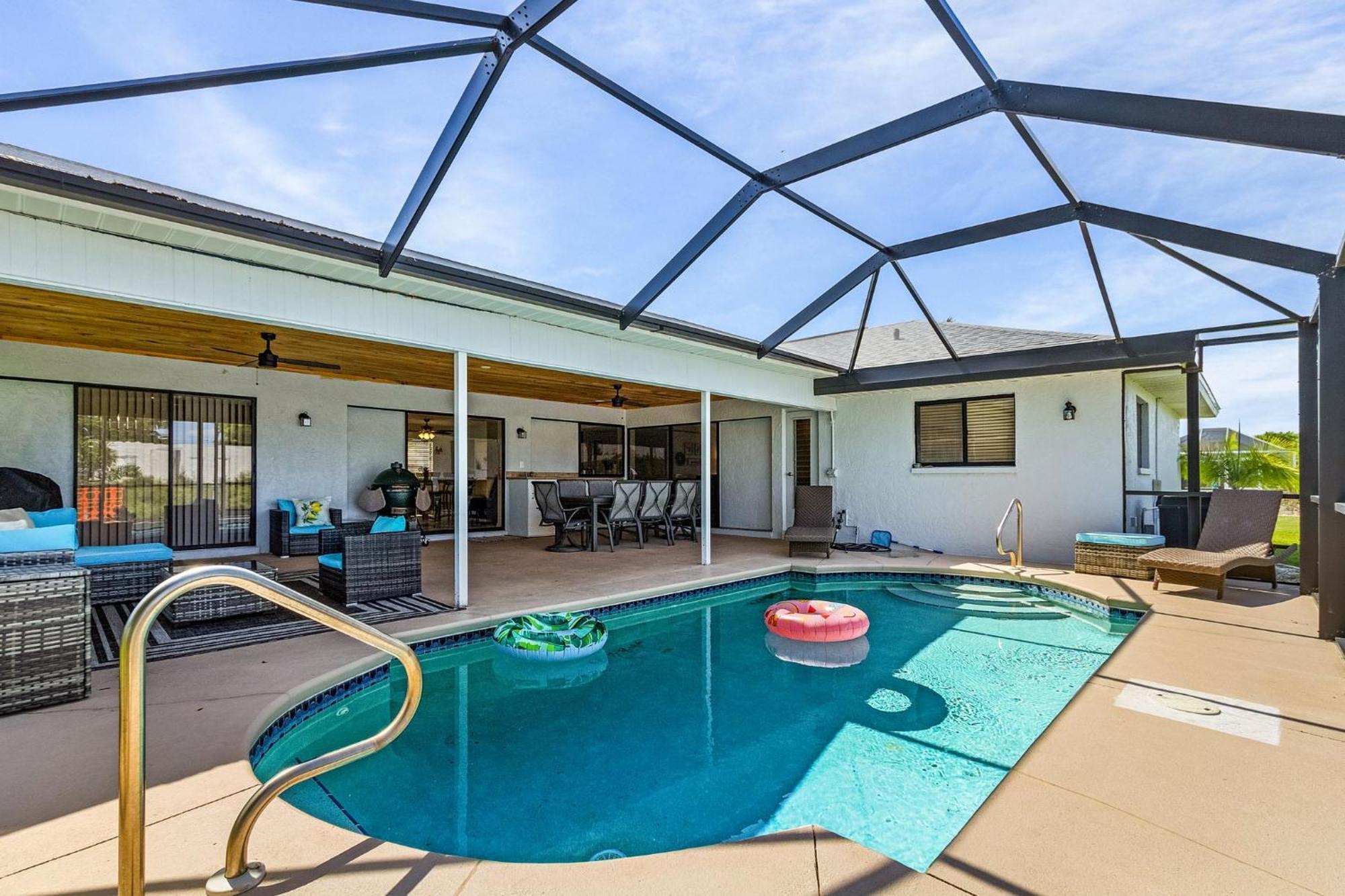 Cozy Retreat, Heated Pool, Water Canal, Bikes,3 Bedroom Cape Coral Dış mekan fotoğraf