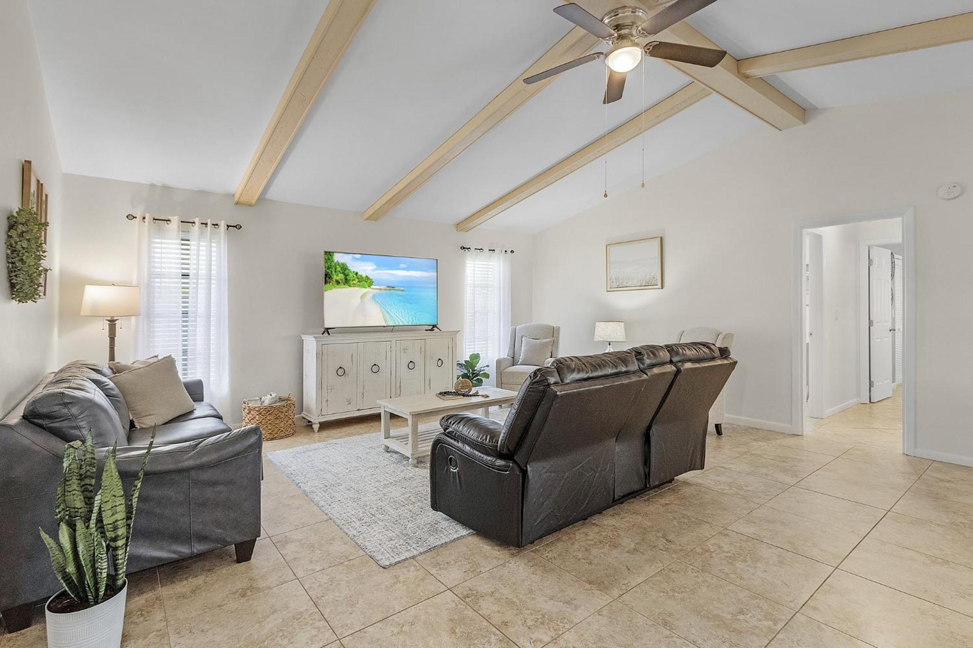 Cozy Retreat, Heated Pool, Water Canal, Bikes,3 Bedroom Cape Coral Dış mekan fotoğraf