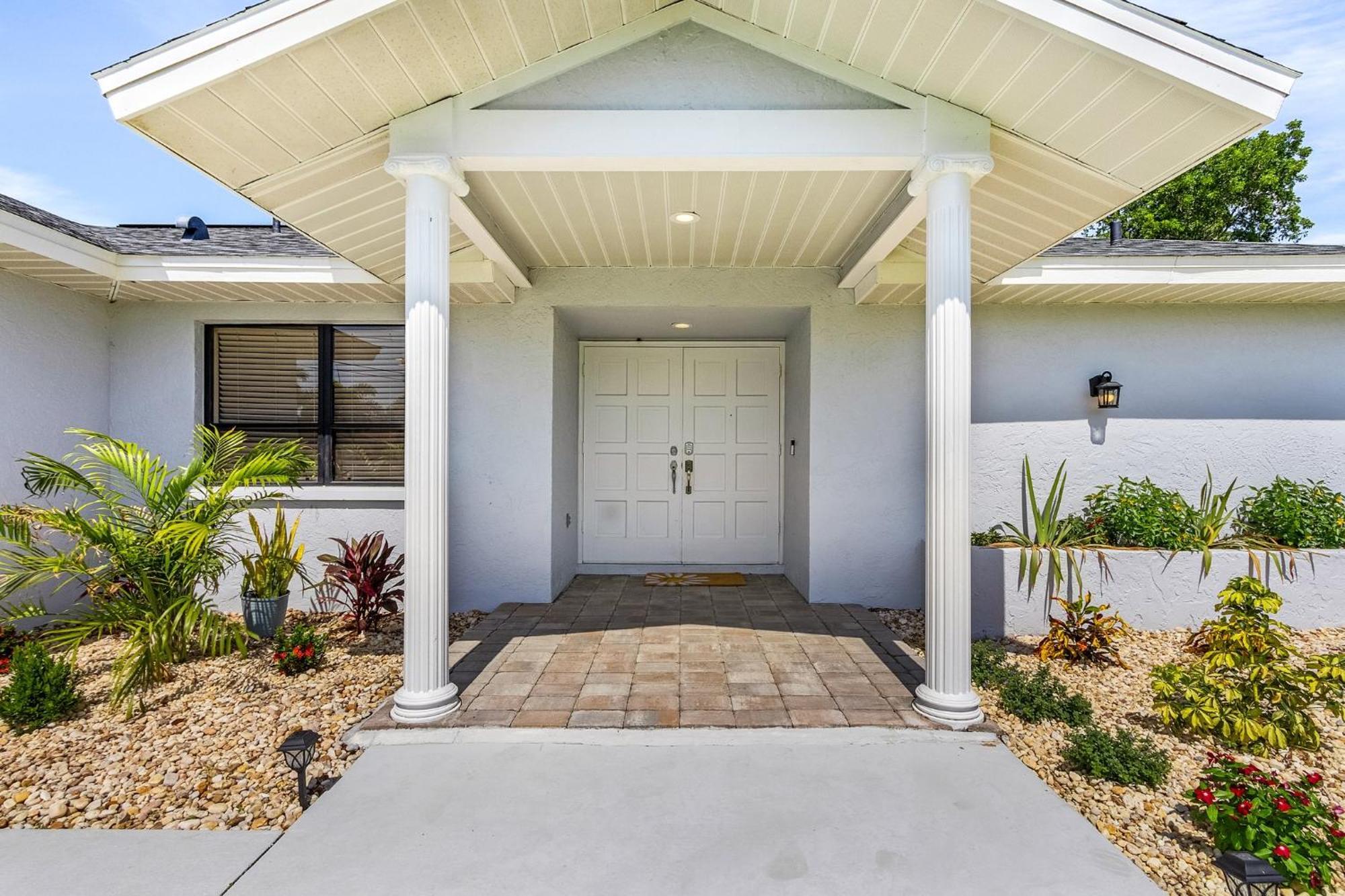 Cozy Retreat, Heated Pool, Water Canal, Bikes,3 Bedroom Cape Coral Dış mekan fotoğraf