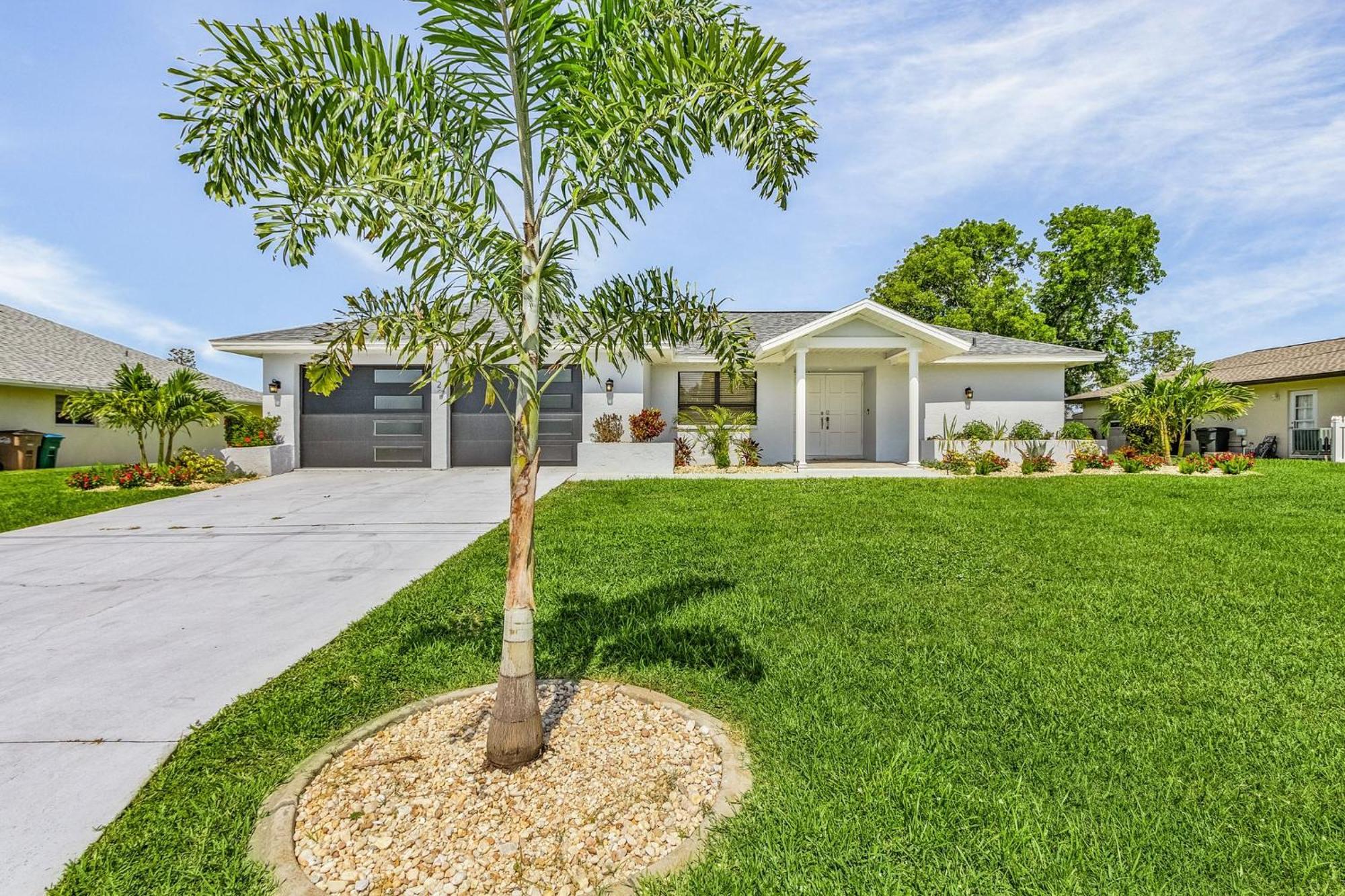 Cozy Retreat, Heated Pool, Water Canal, Bikes,3 Bedroom Cape Coral Dış mekan fotoğraf