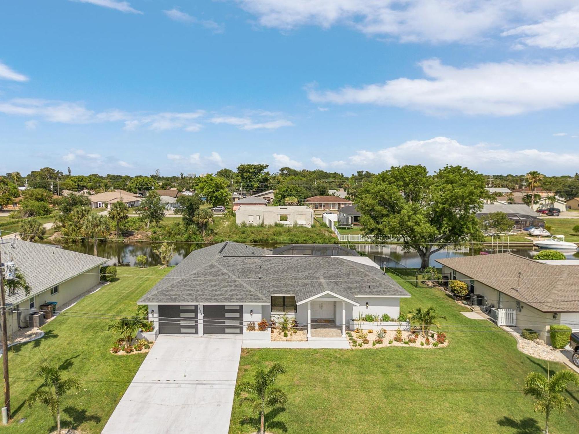 Cozy Retreat, Heated Pool, Water Canal, Bikes,3 Bedroom Cape Coral Dış mekan fotoğraf