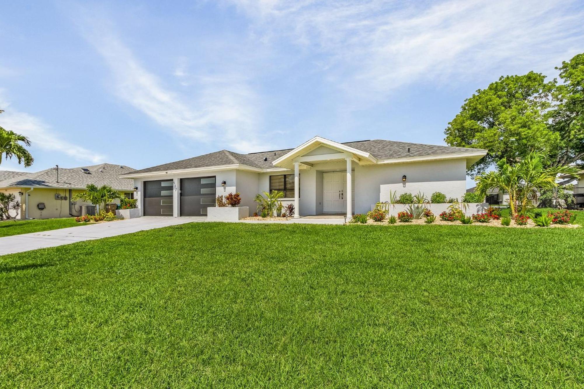 Cozy Retreat, Heated Pool, Water Canal, Bikes,3 Bedroom Cape Coral Dış mekan fotoğraf